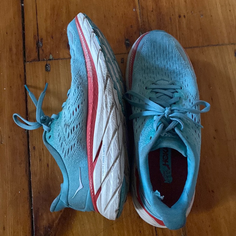 Women’s Clifton 8 Hokas Size 7.5